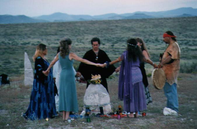 Circle Cent Stone Eq 99 JP (38026 bytes)