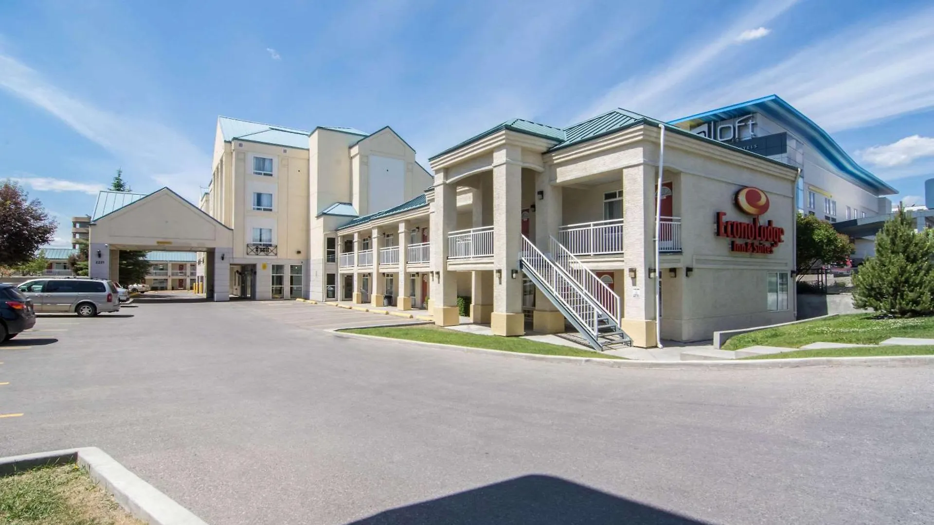 Staying Near Diana Paul Galleries Ltd: 4 Budget Hotels Compared