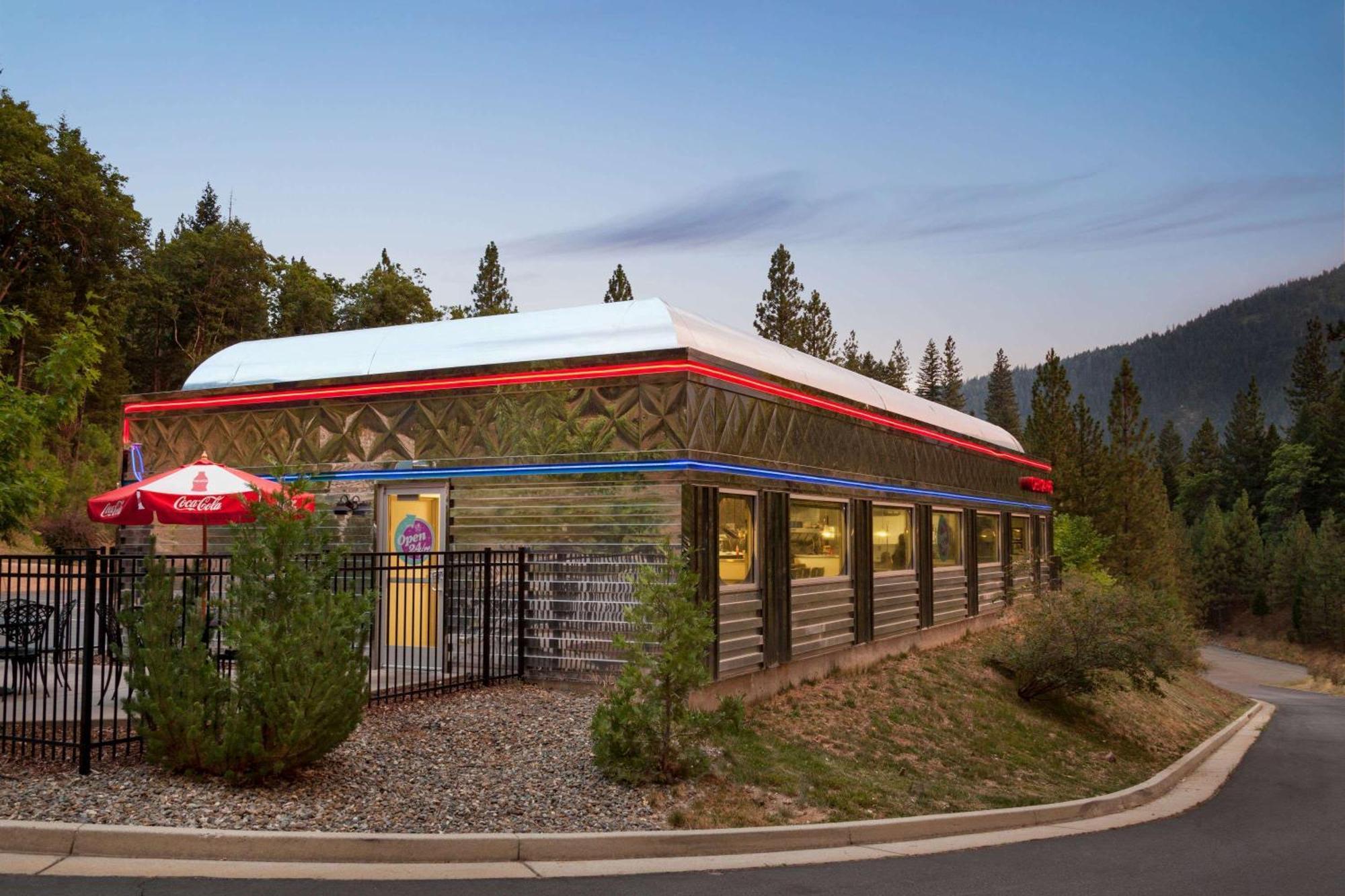 4 Top-Rated Cheap Hotels In Mount Shasta Area
